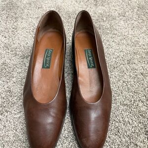 Easy Spirit Dark Brown Leather Slip-On Ballet Shaped pumps Narrow